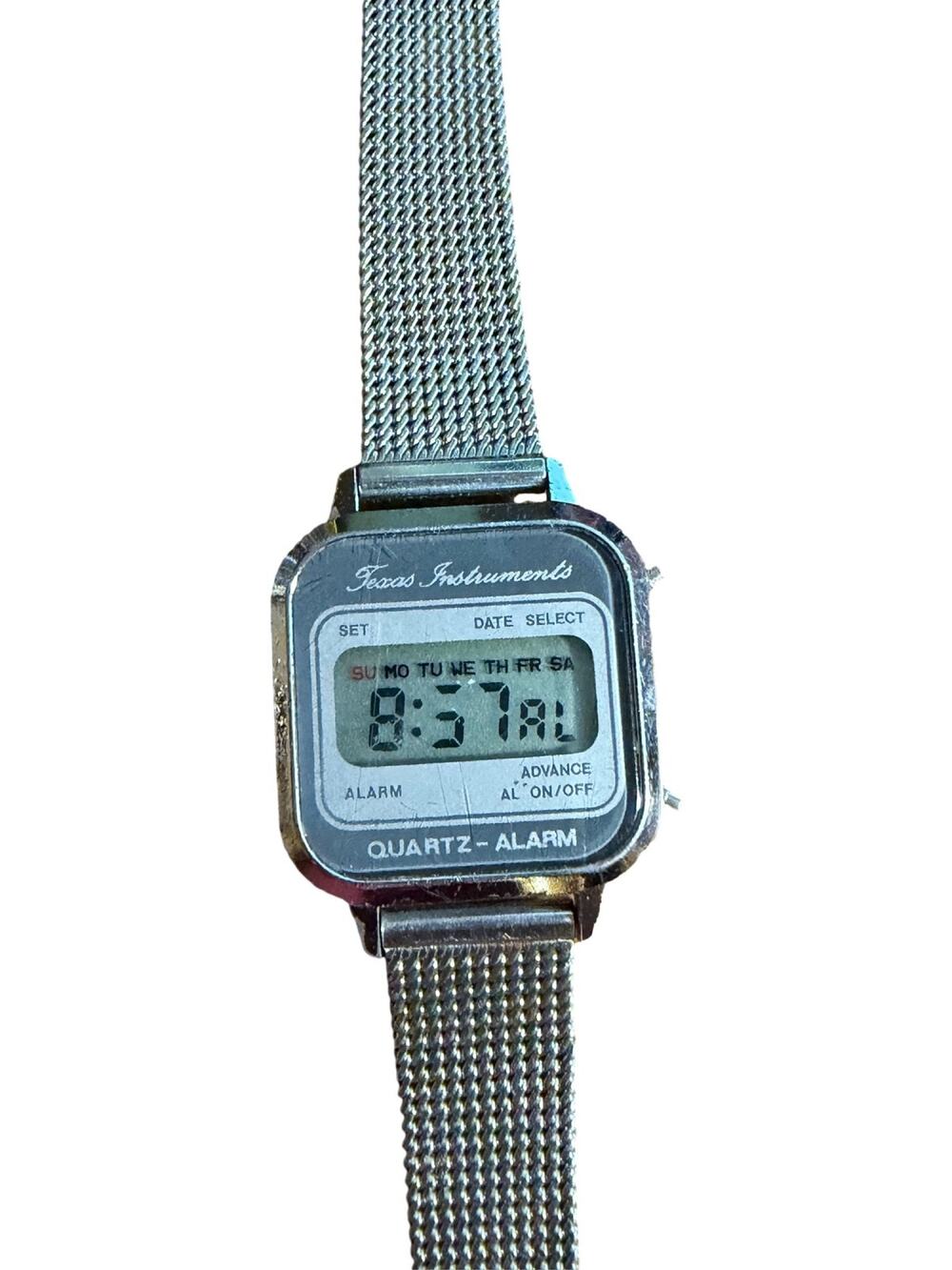Texas Instruments LCD Quartz Alarm Digital Watch Silver Mesh Band Ladies